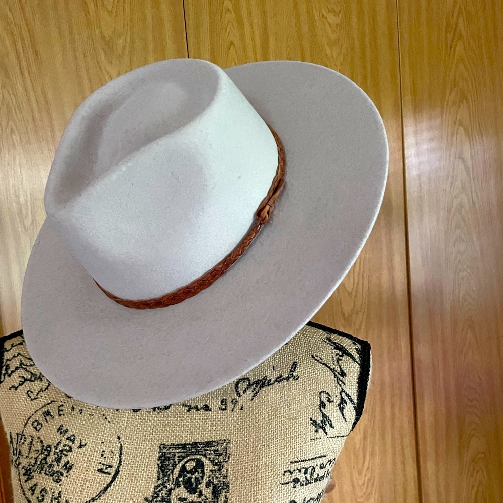 Brand new fedora size 61